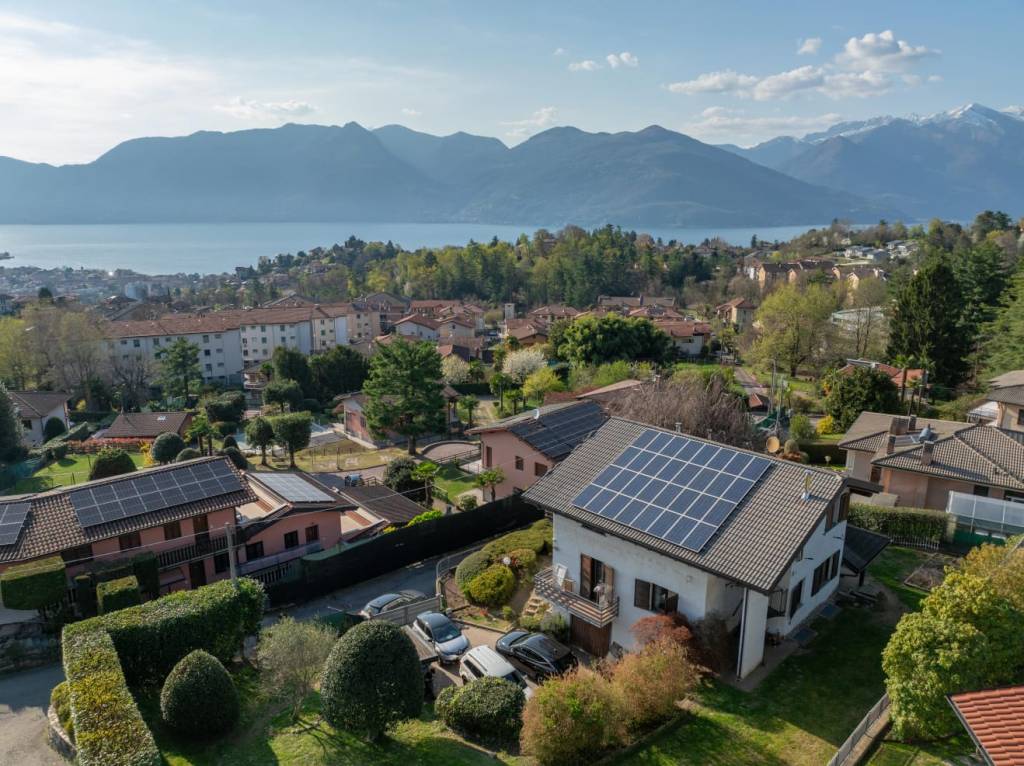 VENDITA – VILLA –&nbsp;LUINO