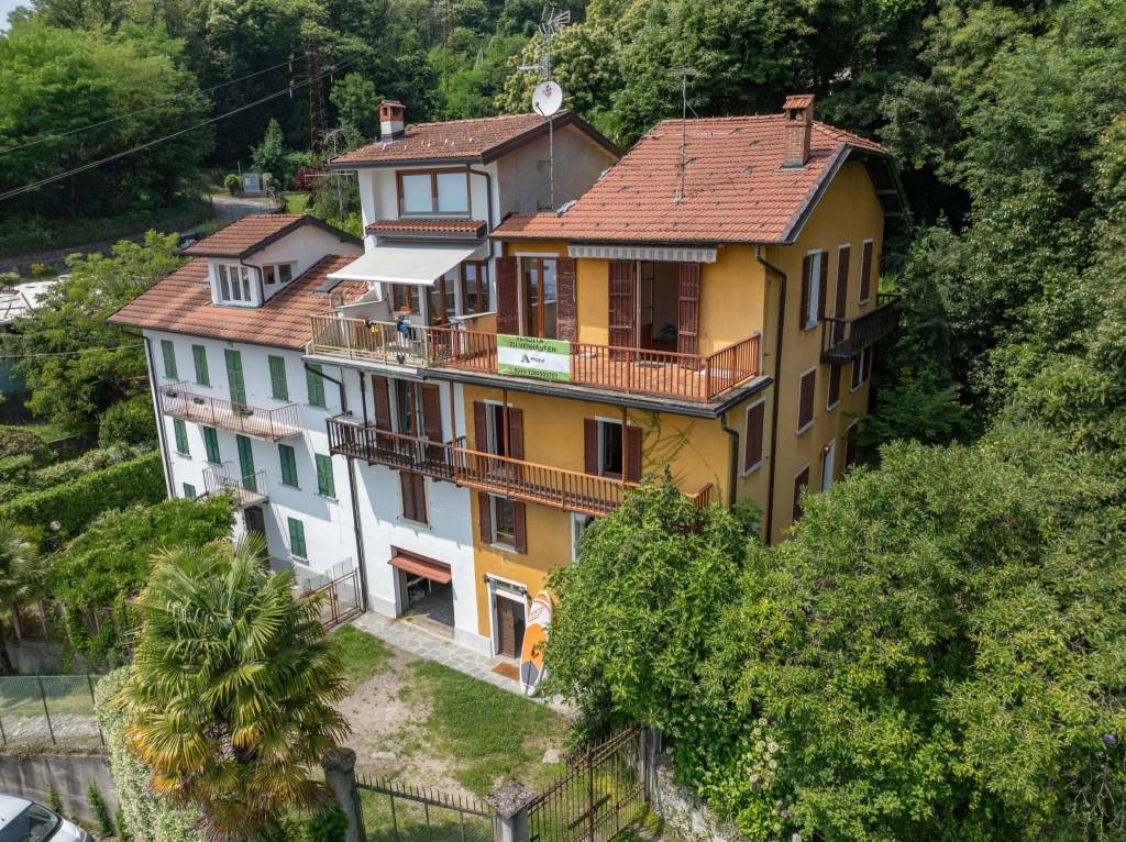 PORZIONE DI CASA –&nbsp;LUINO
